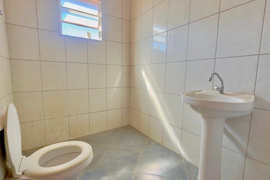 Banheiro de casa para alugar com 2 quartos, 55m² em Cidade Soberana, Guarulhos