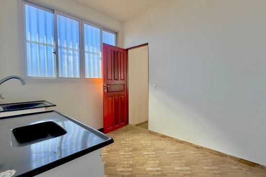 Cozinha de casa para alugar com 2 quartos, 55m² em Cidade Soberana, Guarulhos