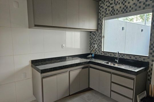 Cozinha de casa para alugar com 2 quartos, 73m² em Novo Mundo, Uberlândia