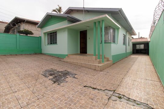 Fachada de casa à venda com 3 quartos, 115m² em Parolin, Curitiba