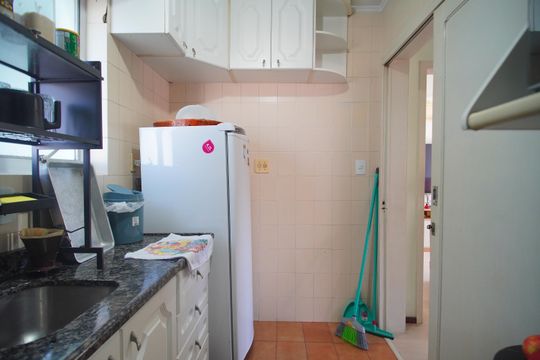 Cozinha de apartamento à venda com 1 quarto, 47m² em Centro, São Leopoldo