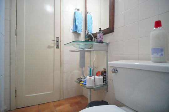 Banheiro de apartamento à venda com 1 quarto, 47m² em Centro, São Leopoldo