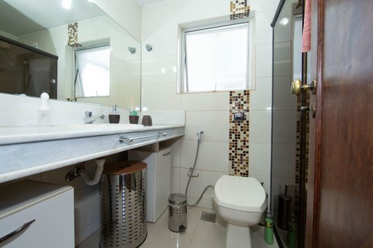 BANHEIRO2 de apartamento à venda com 4 quartos, 170m² em Santa Lúcia, Belo Horizonte