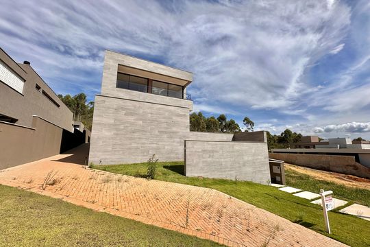 Casa de Condomínio para alugar com 4 quartos, 504m² em Lagoa dos Ingleses, Nova Lima