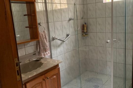 Banheiro de casa à venda com 3 quartos, 168m² em Vila Mariza, São Bernardo do Campo