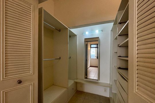Apartamento à venda com 3 quartos, 171m² em Leme, Rio de Janeiro