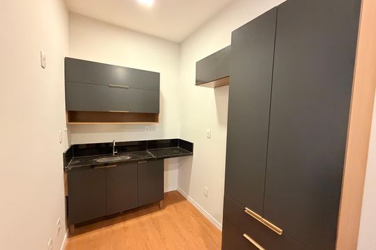 Cozinha de kitnet/studio para alugar com 1 quarto, 29m² em Cascatinha, Juiz de Fora