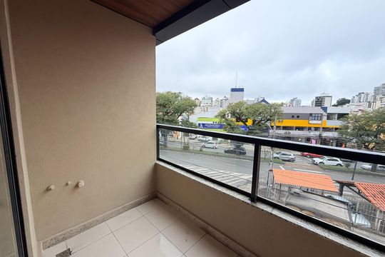 Varanda do Studio  de kitnet/studio para alugar com 1 quarto, 29m² em Cascatinha, Juiz de Fora