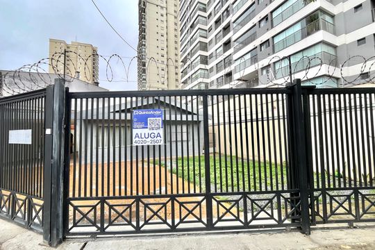 Fachada de casa para alugar com 2 quartos, 240m² em Vila Mascote, São Paulo