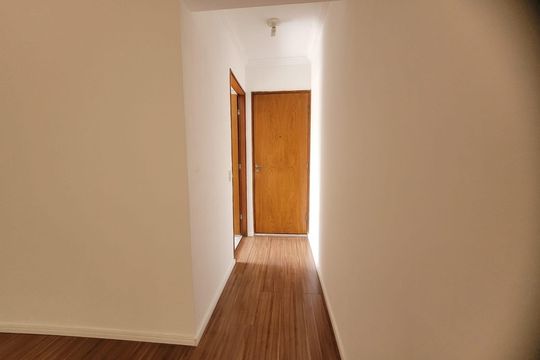 Corredor de apartamento para alugar com 3 quartos, 67m² em Vila Butantã, São Paulo