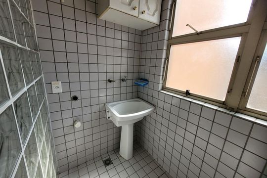 Área de serviço de apartamento para alugar com 3 quartos, 67m² em Vila Butantã, São Paulo