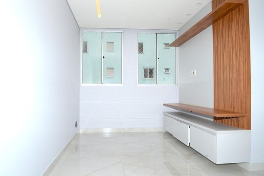 Sala de apartamento à venda com 3 quartos, 80m² em Ana Lúcia, Belo Horizonte