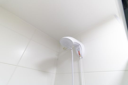 Banheiro  de apartamento para alugar com 2 quartos, 32m² em Parque Fongaro, São Paulo