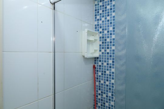 Banheiro de apartamento para alugar com 3 quartos, 48m² em Vila Chabilandia, São Paulo