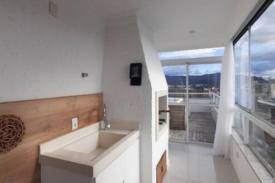 Varanda de apartamento para alugar com 3 quartos, 176m² em Itacorubi, Florianópolis