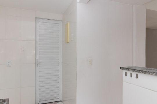 Cozinha e Área de Serviço de casa de condomínio para alugar com 2 quartos, 62m² em Bento Ribeiro, Rio de Janeiro