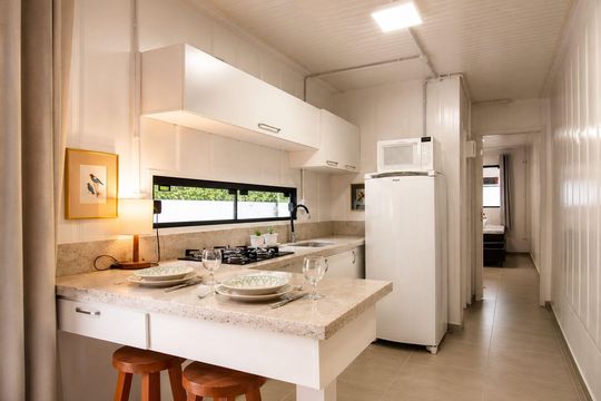 Cozinha de apartamento para alugar com 1 quarto, 40m² em Rio Tavares, Florianópolis