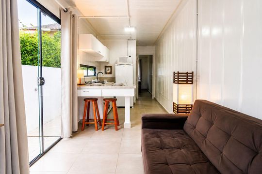 Sala de apartamento para alugar com 1 quarto, 40m² em Rio Tavares, Florianópolis