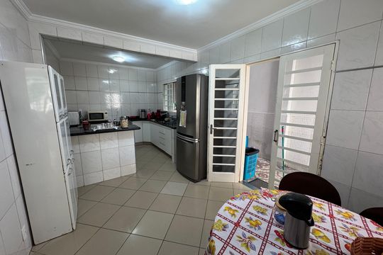 Cozinha  de casa à venda com 5 quartos, 280m² em Riacho Fundo, Brasília