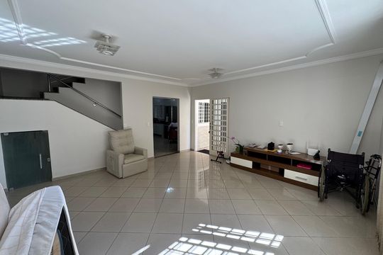 Sala de casa à venda com 5 quartos, 280m² em Riacho Fundo, Brasília