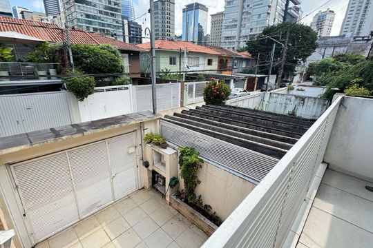 Casa à venda com 2 quartos, 80m² em Vila Nova Conceição, São Paulo