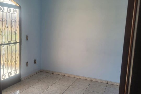 Quarto de casa à venda com 4 quartos, 239m² em Campo Grande, Rio de Janeiro