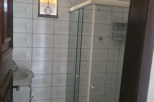 Banheiro de casa à venda com 4 quartos, 239m² em Campo Grande, Rio de Janeiro