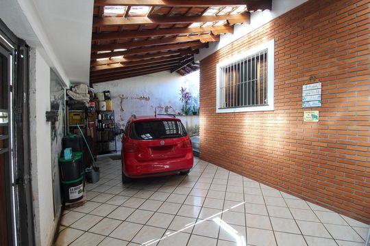 Garagem de casa à venda com 2 quartos, 225m² em Jardim Centenario, São Paulo