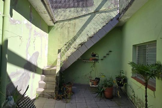Quintal de casa à venda com 2 quartos, 242m² em Jardim Vila Galvao, Guarulhos