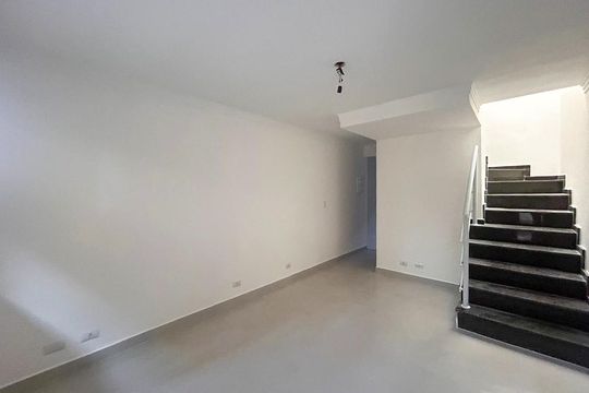 Casa de Condomínio para alugar com 2 quartos, 71m² em Jardim Ubirajara, São Paulo