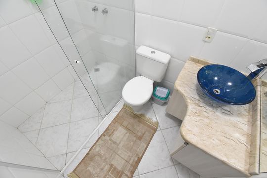 Banheiro 2 de casa à venda com 3 quartos, 220m² em Boa Vista, Curitiba