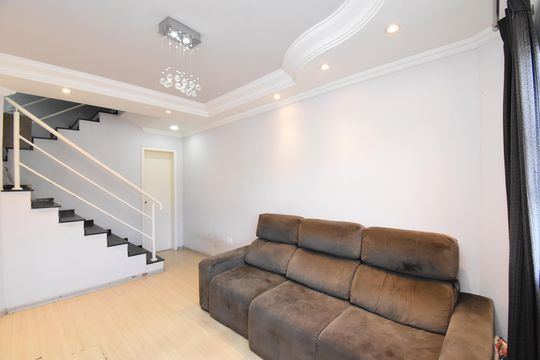 Sala de casa à venda com 3 quartos, 220m² em Boa Vista, Curitiba