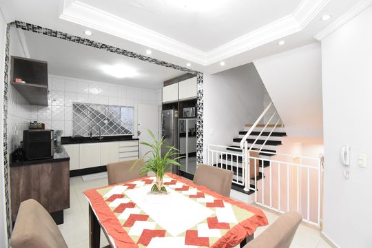 Cozinha de casa à venda com 3 quartos, 220m² em Boa Vista, Curitiba