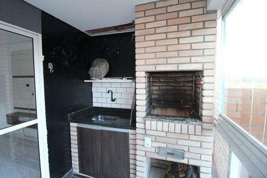 Sala - Varanda de casa para alugar com 4 quartos, 225m² em Vila Carmosina, São Paulo