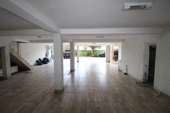 Garagem de casa para alugar com 4 quartos, 225m² em Vila Carmosina, São Paulo