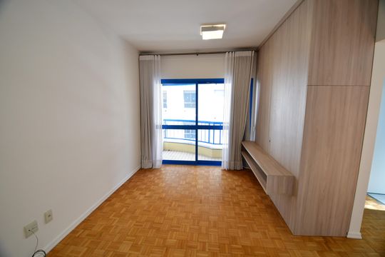 Sala de apartamento para alugar com 2 quartos, 77m² em Cambuí, Campinas