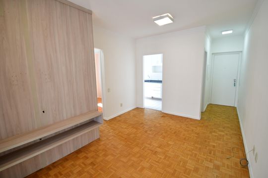 Sala de apartamento para alugar com 2 quartos, 77m² em Cambuí, Campinas