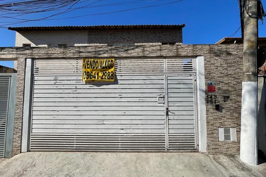 Fachada de casa à venda com 3 quartos, 277m² em Jaguaré, São Paulo