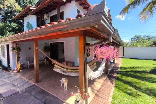 Casa para alugar com 4 quartos, 500m² em Rio Tavares, Florianópolis