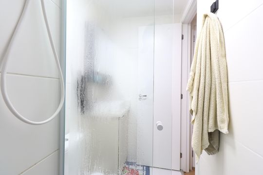 Banheiro de apartamento à venda com 1 quarto, 27m² em Barra Funda, São Paulo