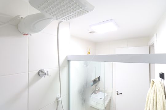 Banheiro de apartamento à venda com 1 quarto, 27m² em Barra Funda, São Paulo