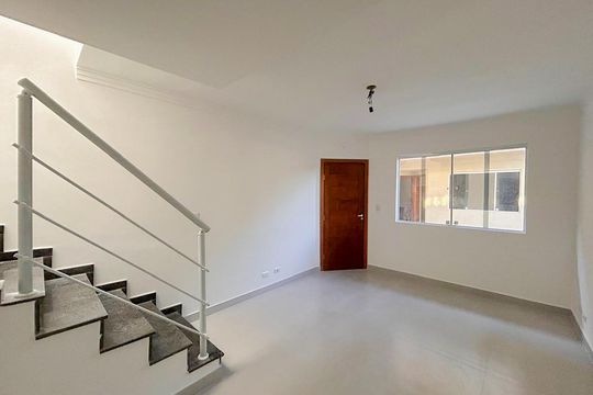 Sala  de casa de condomínio à venda com 2 quartos, 73m² em Jardim Ubirajara, São Paulo