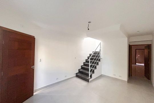 Sala  de casa de condomínio à venda com 3 quartos, 93m² em Jardim Ubirajara, São Paulo