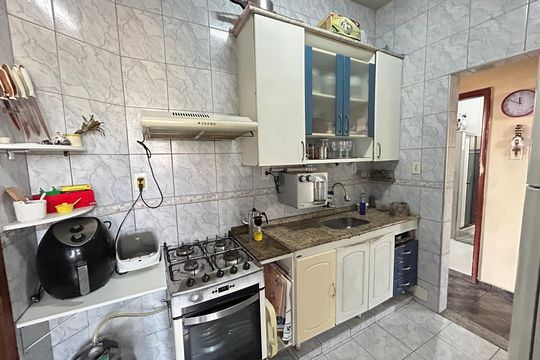 Cozinha de apartamento à venda com 2 quartos, 64m² em Higienópolis, Rio de Janeiro