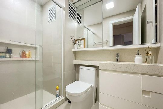 Banheiro de apartamento para alugar com 2 quartos, 61m² em Nonoai, Porto Alegre