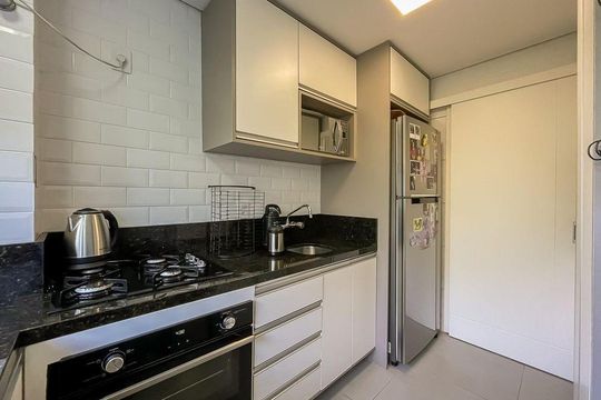 Cozinha de apartamento para alugar com 2 quartos, 61m² em Nonoai, Porto Alegre