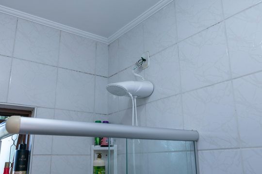 BANHEIRO de casa à venda com 2 quartos, 216m² em Residencial Terra Nova, Campinas