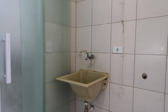 Área de Serviço de apartamento para alugar com 2 quartos, 66m² em Jardim Henriqueta, Taboão da Serra