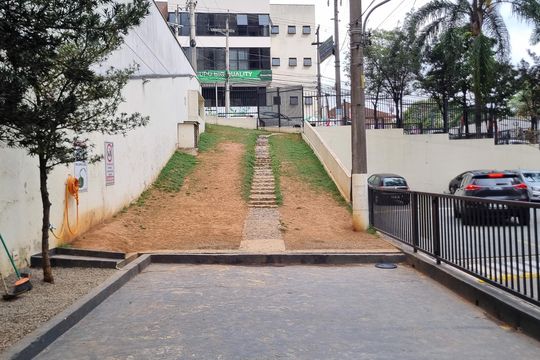 pet de apartamento para alugar com 2 quartos, 66m² em Jardim Henriqueta, Taboão da Serra