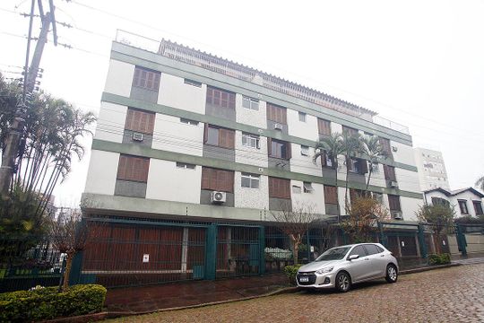 Fachada de apartamento à venda com 2 quartos, 70m² em Azenha, Porto Alegre